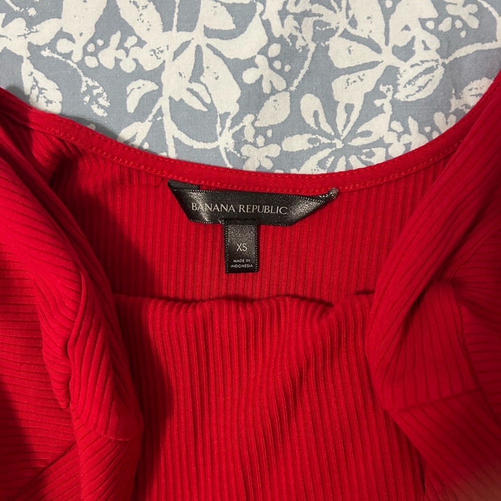 Banana Republic Vibrant Red Short Sleeve Top - Picture 2 of 3